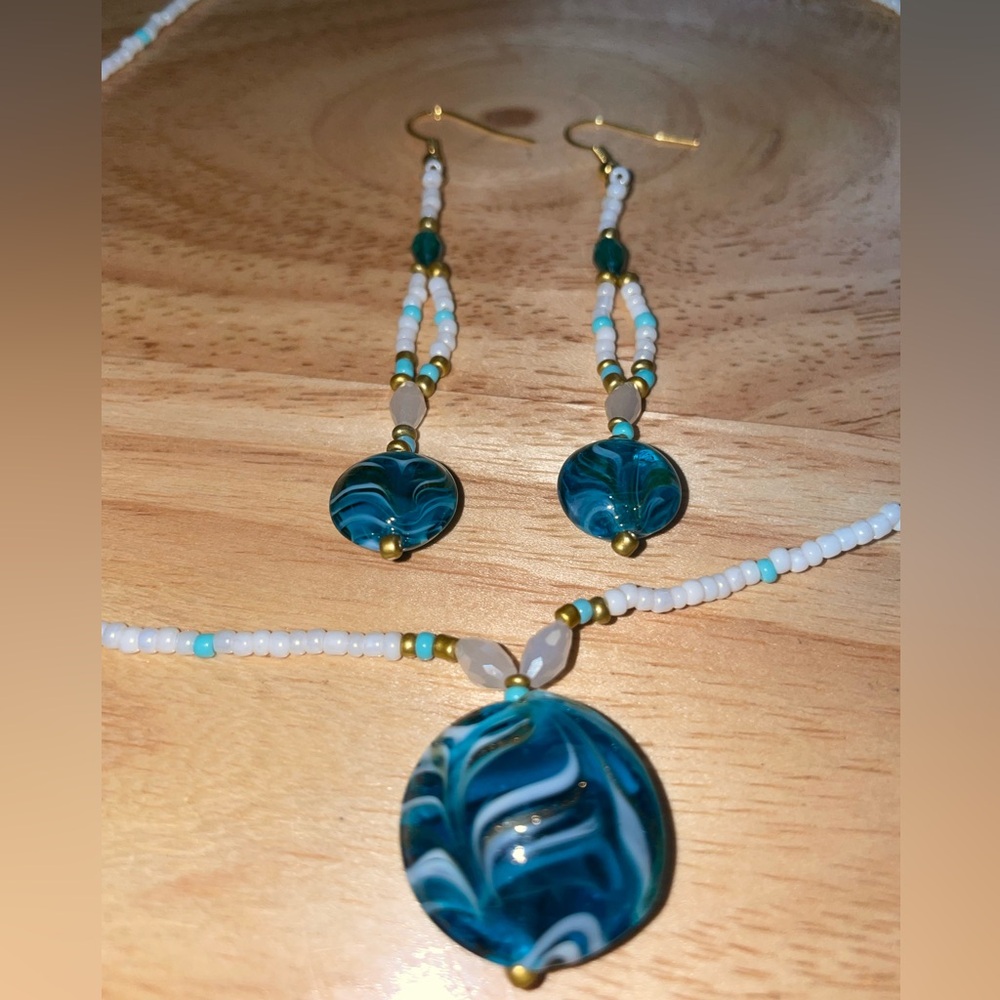 Necklace + earrings set